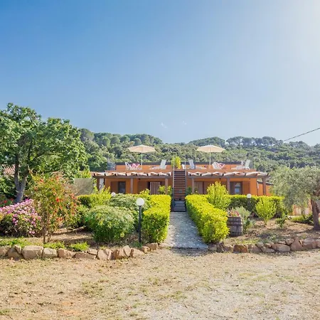 Nyaraló Hills House