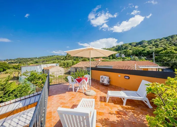 Nyaraló Hills House