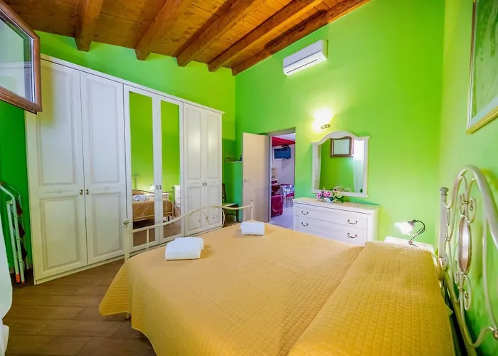 Nyaraló Hills House *